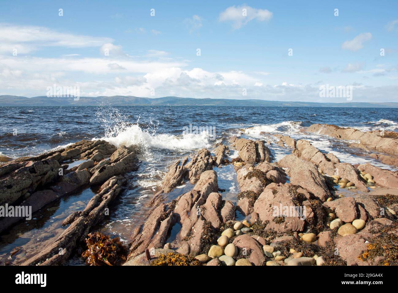 pebble-beach-and-small-rock-outcrops-machrie-bay-looking-out-to