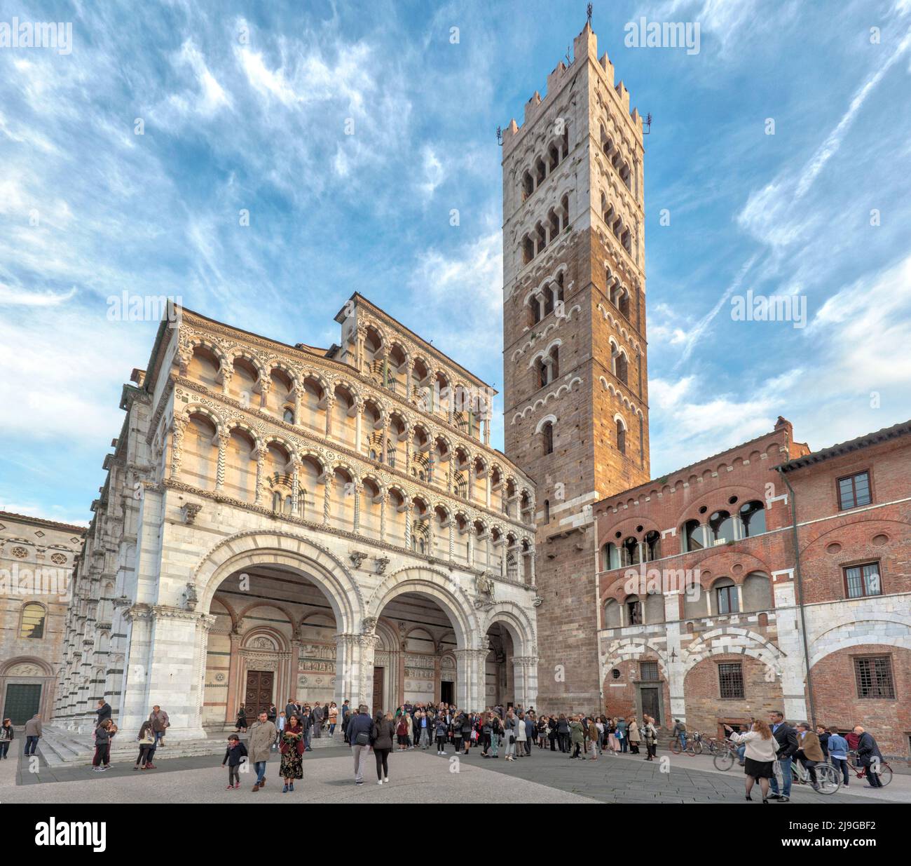 Facade and bell tower of St Martin's Cathedral, Duomo di San Martino, in Piazza Antelminelli Facade and bell tower of St Martin's Cathedral, Duomo di San Martino, in Piazza Antelminelli