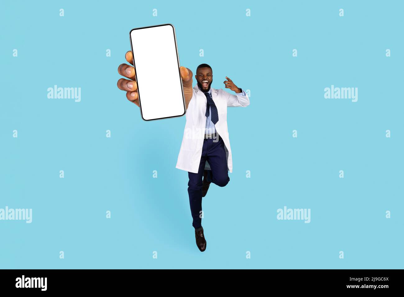 Black doctor in full uniform hi-res stock photography and images - Alamy