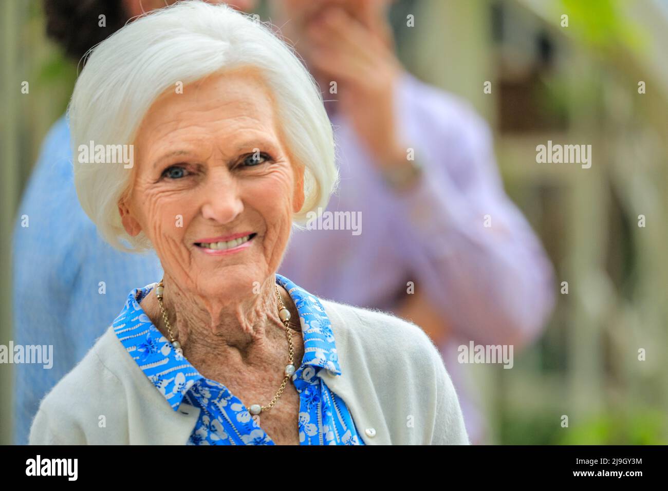 Chelsea, London, UK. 23rd May, 2022. Dame Mary Berry, food writer, tv presenter and baker, close up of face, smiling at camera. Chelsea Flower Show Press day. Credit: Imageplotter/Alamy Live News Stock Photo