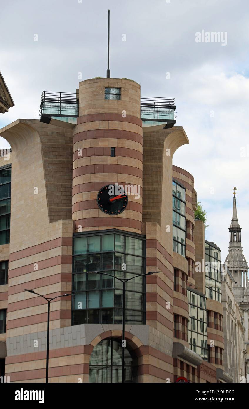 1 Poultry designed by James Stirling in the City of London Stock Photo