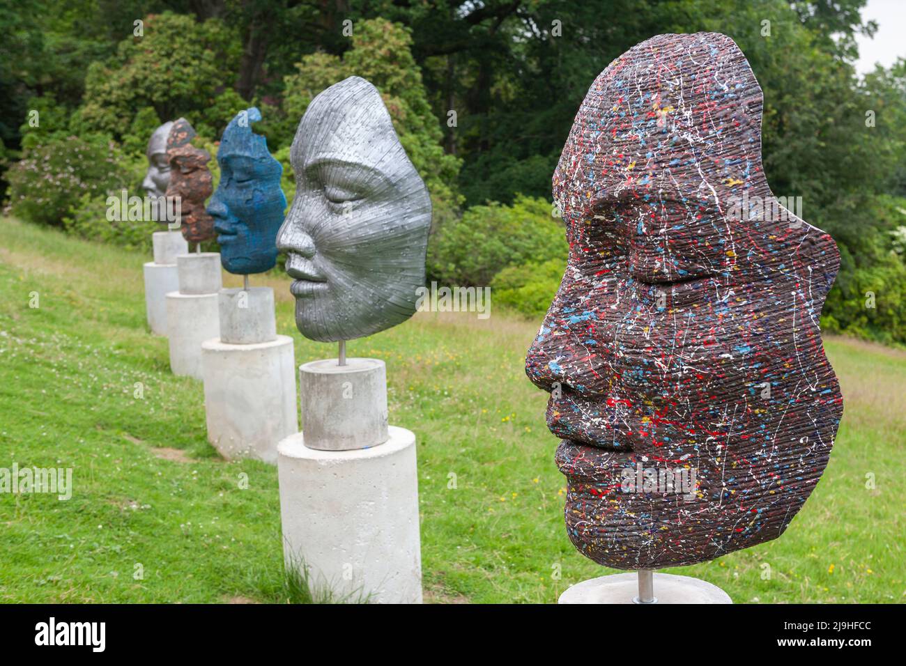 "Shattered Remains", contemporary sculpture by Anton Smit in