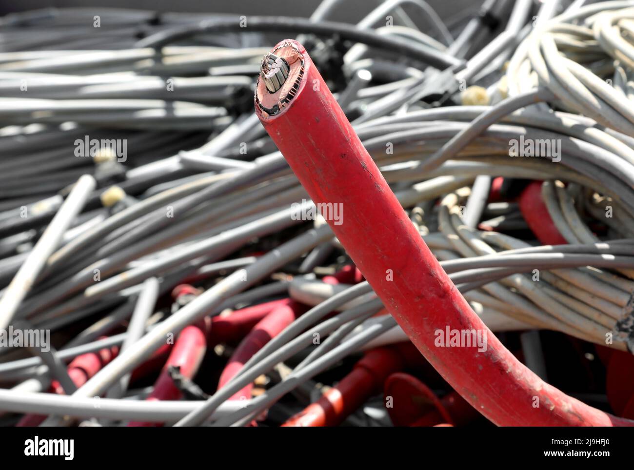 recyclable copper core of the electric cable for very high voltages in