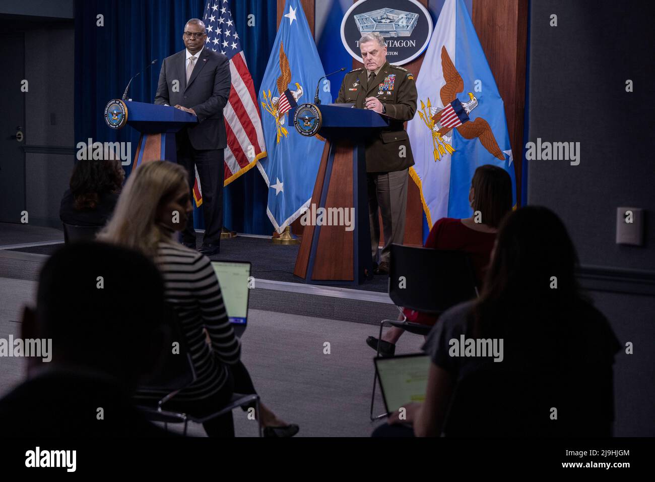 Arlington, United States Of America. 23rd May, 2022. Arlington, United States of America. 23 May, 2022. U.S. Secretary of Defense Lloyd Austin, left, and Chairman of the Joint Chiefs Gen. Mark Milley, listen to a question during a press briefing following a Ukrainian Defense Contact Group meeting at the Pentagon, May 23, 2022 in Arlington, Virginia. Credit: TSgt. Jack Sanders/DOD/Alamy Live News Stock Photo