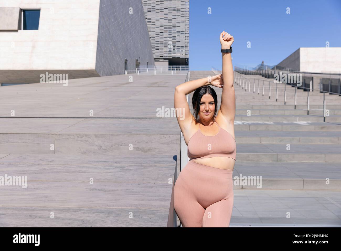 Curvy women hi-res stock photography and images - Page 2 - Alamy