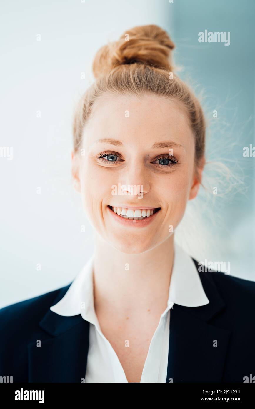 Woman close up hair bun hi-res stock photography and images - Alamy