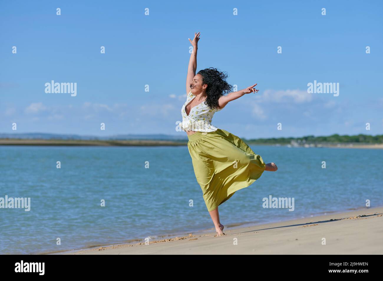 Dance beach hi-res stock photography and images - Alamy