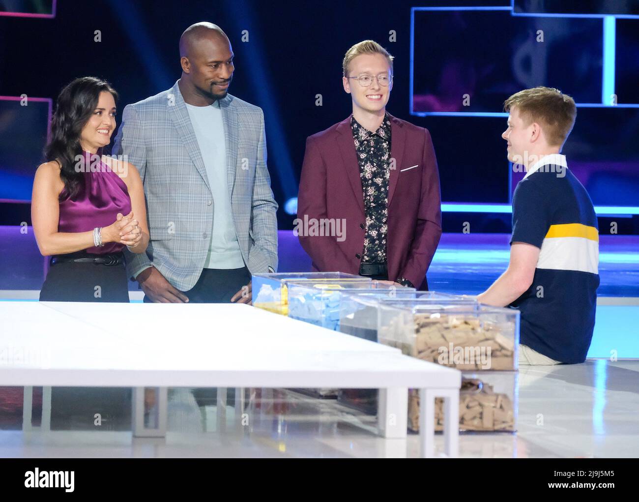 DOMINO MASTERS, from left Judges Danica McKellar, Vernon Davis, Steve