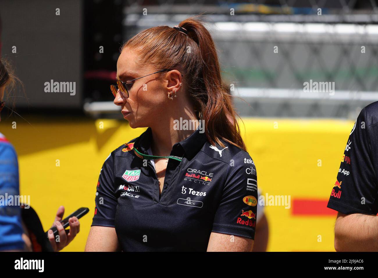 Barcelona, Spain. 22nd May, 2022. Oracle Red Bull Racing Team Girl during FORMULA  1 PIRELLI GRAN PREMIO DE ESPAÃ&#x91;A 2022 Race, Formula 1 Championship in  Barcelona, Spain, May 22 2022 Credit: Independent