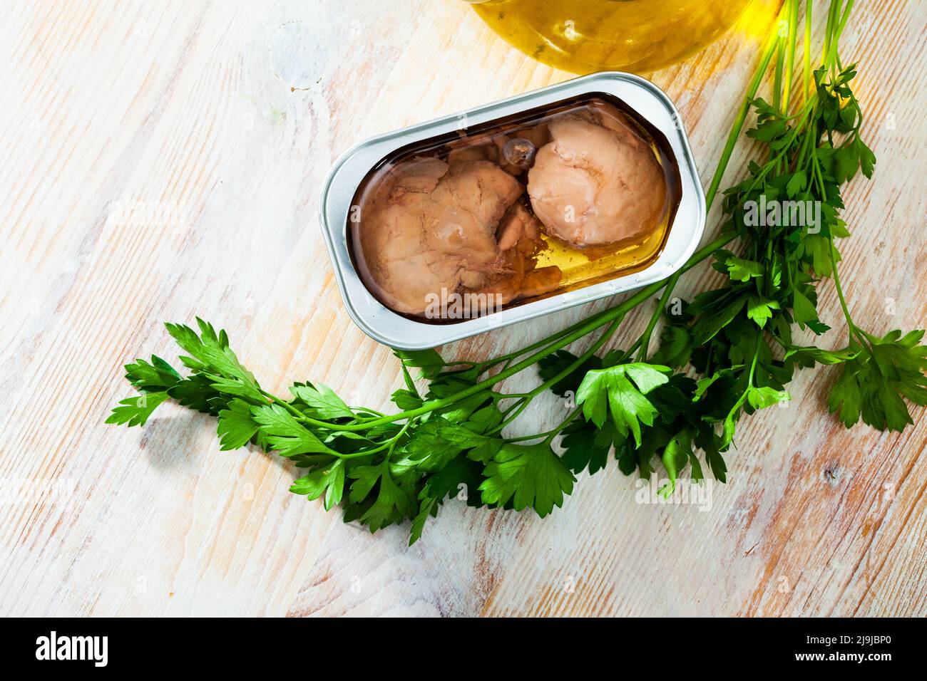 Canned liver of smoked cod with oil Stock Photo Alamy