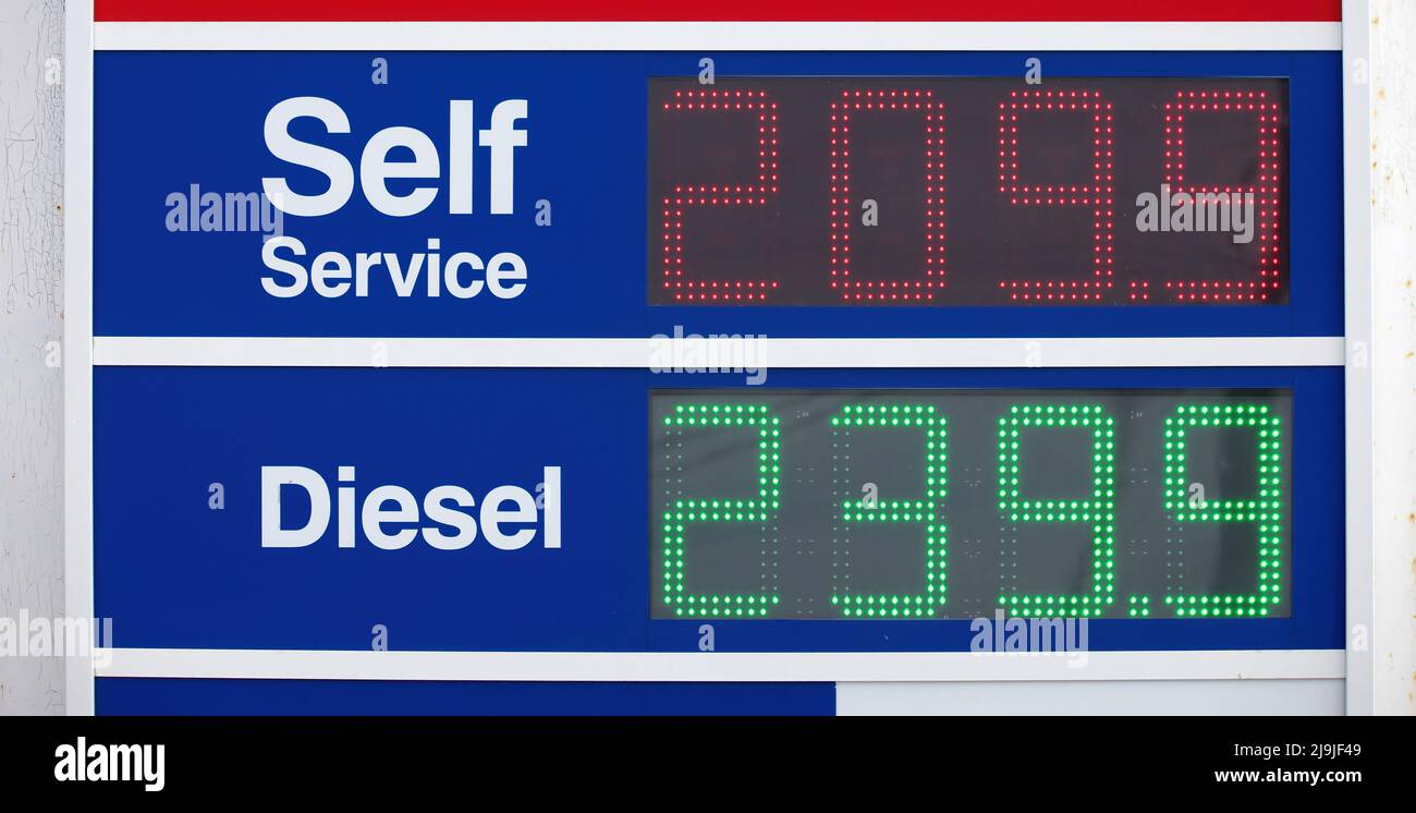 Gas pump prices in Ontario Canada rise and soar to 209.9.9 per liter