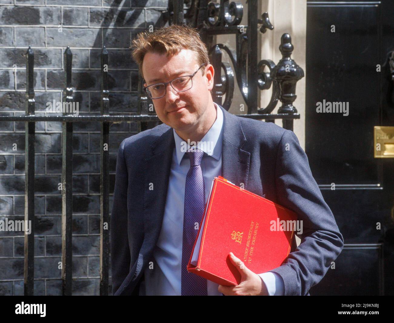 London, UK. 24th May, 2022. Simon Clarke, Chief Secretary to the Treasury, leaves after the Cabinet meeting. The Government is under pressure with new photos emerging of the Prime Minister drinking. Credit: Mark Thomas/Alamy Live News Stock Photo