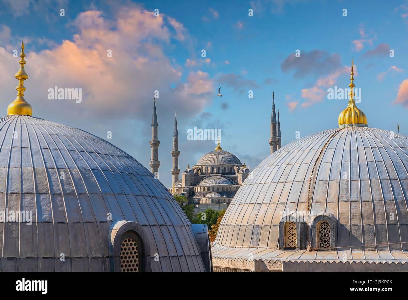 The Sultanahmet Mosque (Blue Mosque) in Istanbul, Turkey Stock Photo ...