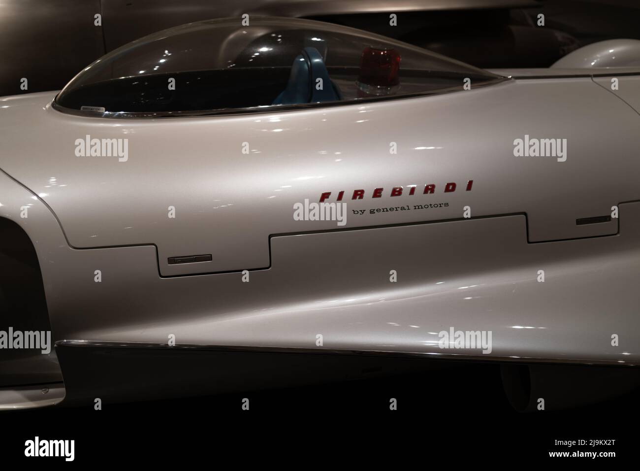 Firebird, Motion. Autos, Art, Architecture. Guggenheim Museum. April 2022 Stock Photo