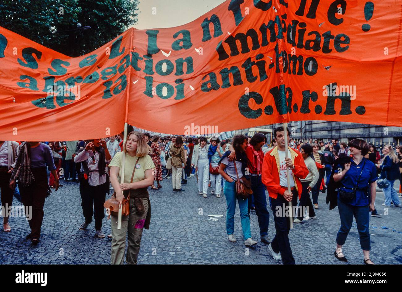 Paris, France, Large Crowd People Marching in LGBT Fierté, Gay Pride March, 1982, Protest Banner CURH, Homosexual Group, 1980s Archives, gay protest vintage Stock Photo
