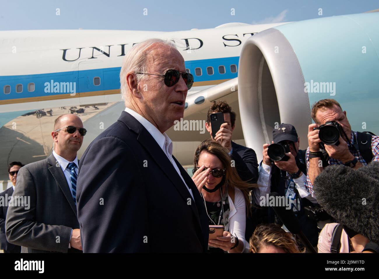 United States President Joe Biden interacts with press and media at Osan Air Base, Republic of Korea (ROK), on Sunday, May 22, 2022, at the end of his visit to the peninsula. The intent of the trip was to further strengthen relationships between the governments, economies and people of the U.S. and South Korea. In addition to this visit being Biden's first time visiting the country as POTUS, it was an opportunity for the president to interact with service members and their families. Photo by Senior Airman Allison Payne/U.S. Air Force/UPI Credit: UPI/Alamy Live News Stock Photo