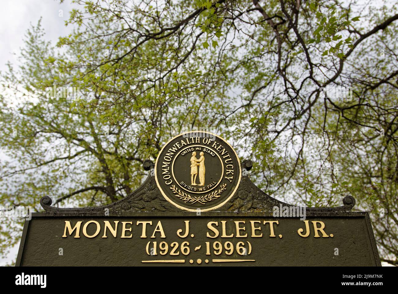 A Kentucky historical marker placed in 1999 commemorates the life and career of photojournalist Moneta J. Sleet Jr. in the newly-renamed Moneta Sleet Jr. Park on Sunday, April 24, 2022 in Owensboro, Daviess County, KY, USA. The city commission renamed Max Rhoads Park in honor of Sleet, an Owensboro native who grew up in the neighborhood near the park and went on to become the first Black named recipient of a Pulitzer Prize for journalism in 1969. (Apex MediaWire Photo by Billy Suratt) Stock Photo