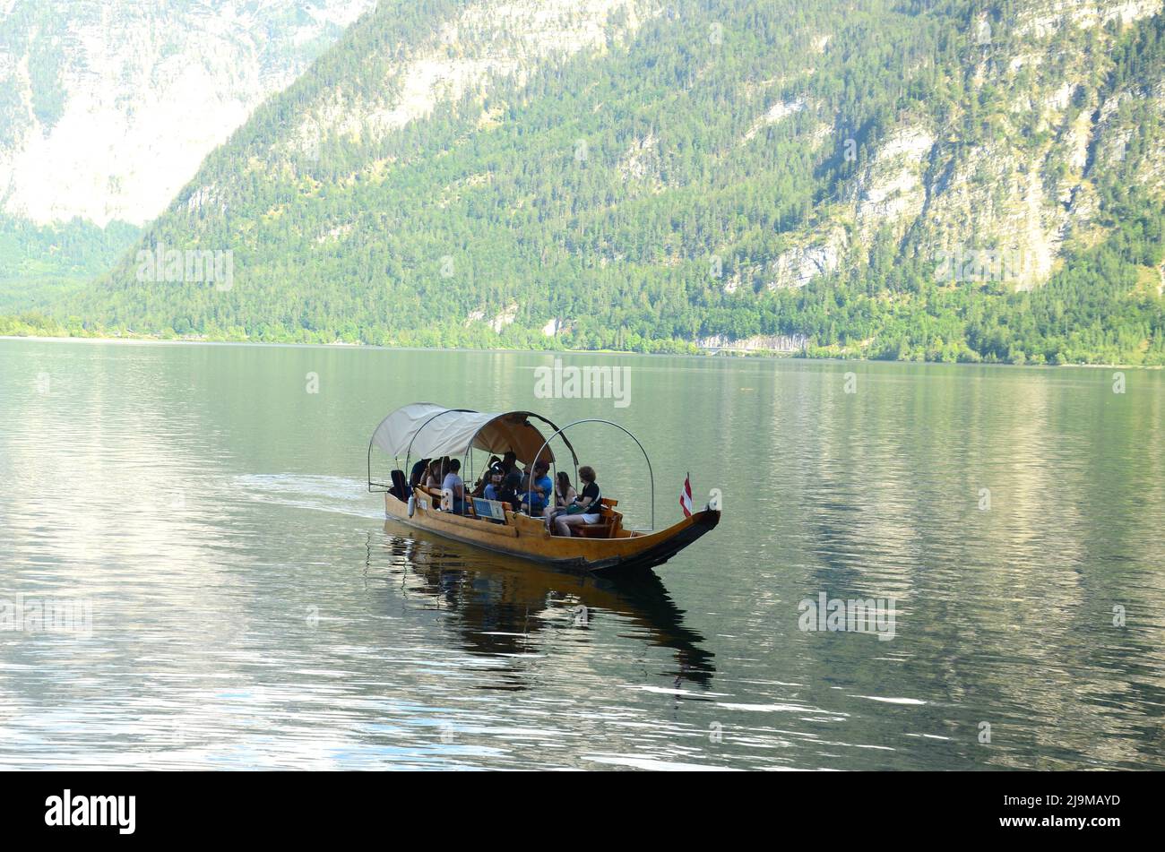 PICTURESQUE VIEW OF THE LAKE HALLSTATT , AUSTRIA WITH BEAUTIFUL AND COLOURFUL HOUSES SET ON THE BACKDROP OF MOUNTAINS, CAPTURED ON JUNE 2ND ,2019 Stock Photo