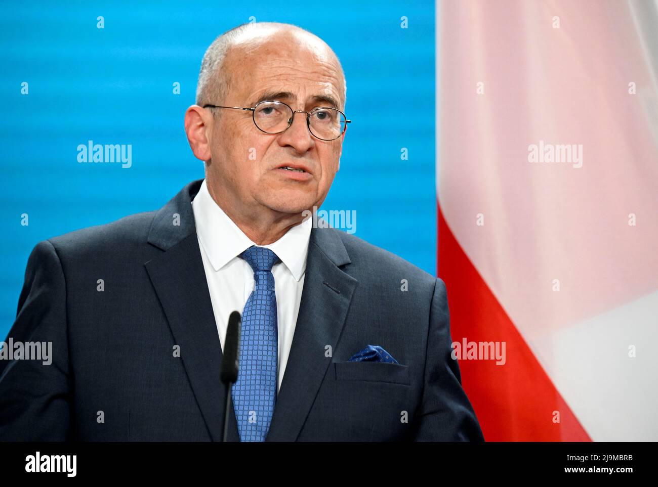 Polish Foreign Minister Zbigniew Rau speaks during a joint news conference with German Foreign Minister Annalena Baerbock (not seen) in Berlin, Germany May 24, 2022. Tobias Schwarz/Pool via REUTERS Stock Photo