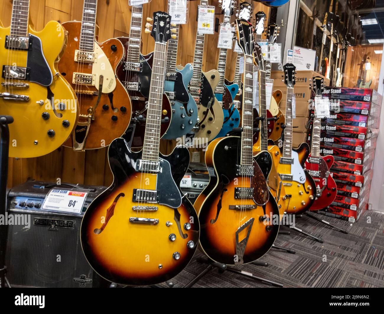 Epiphone bass guitar hires stock photography and images Alamy