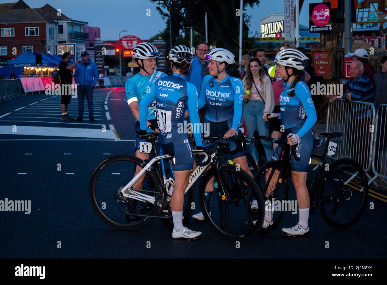 Winner Sammie Stuart with teammates of Team LDN Brother UK after the Sportsbreaks Tour Series cycle race round five in Clacton on Sea, Essex, UK Stock Photo