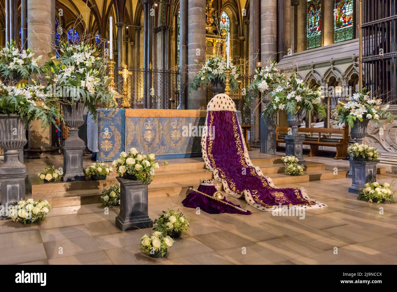 Flower festival at salisbury cathedral hires stock photography and
