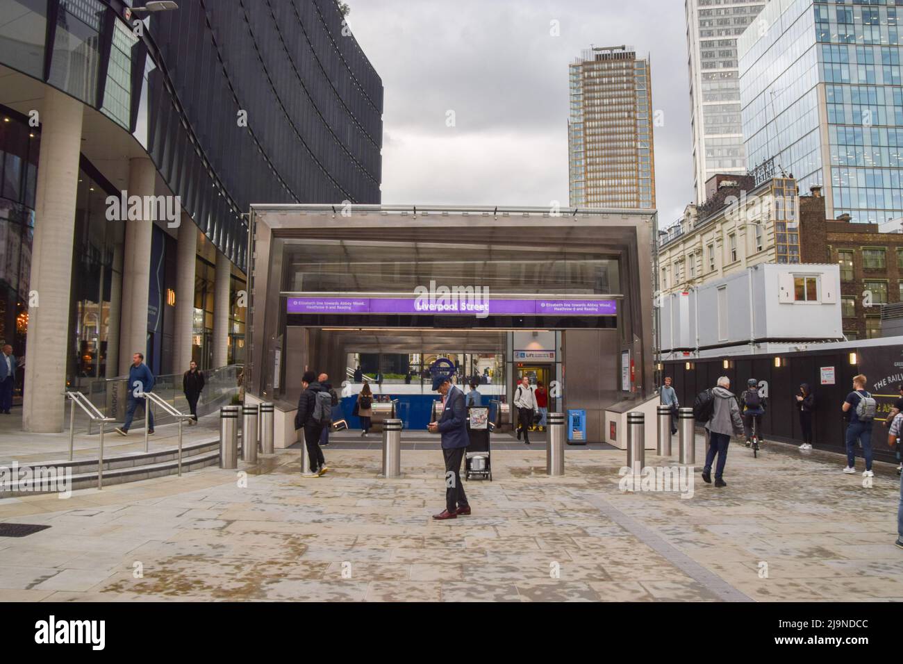 London, England, UK. 24th May, 2022. The new Liverpool Street Station Elizabeth Line entrance. London's new Crossrail railway service and Tube line has finally opened after numerous delays. Construction of the line began in 2009 and was originally planned to open in 2018. (Credit Image: © Vuk Valcic/ZUMA Press Wire) Stock Photo