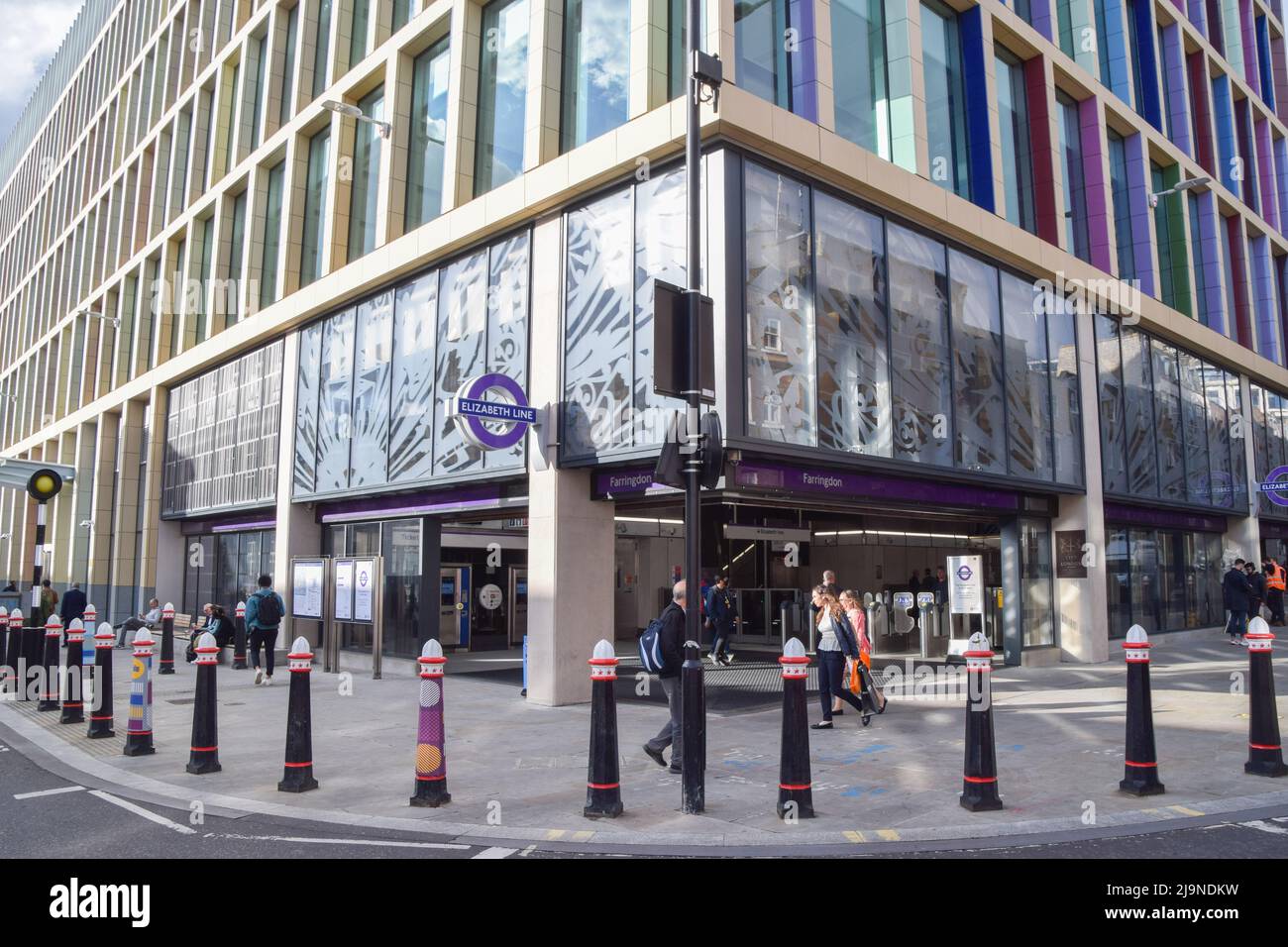 Elizabeth line farringdon station hires stock photography and images