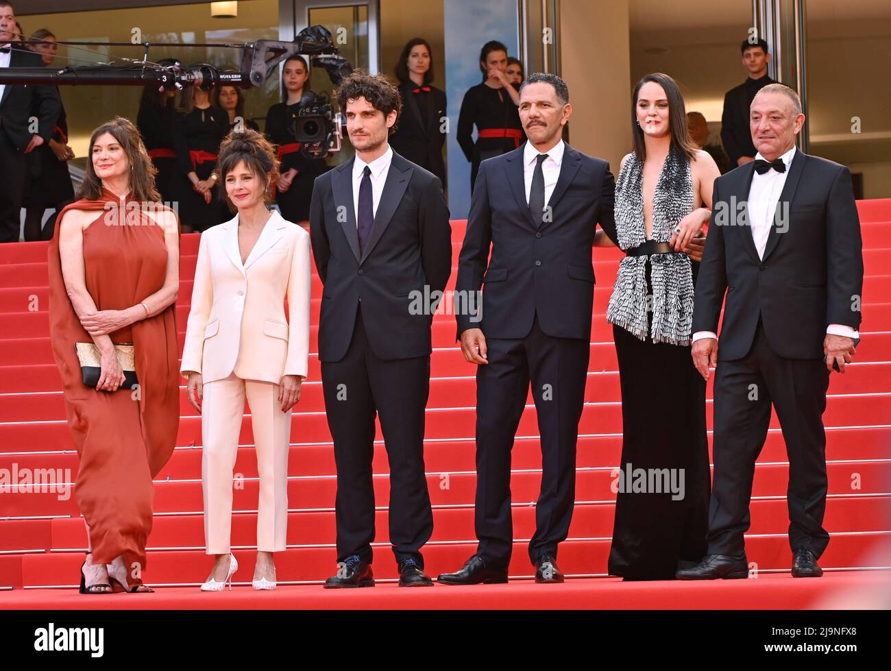 Cannes, France. 24th May, 2022. CANNES, FRANCE. May 24, 2022: Anne-Dominique Toussaint, Anouk Grinberg, Louis Garrel, Roschdy Zem, Noemie Merlant & Jean-Claude Pautot at the 75th Anniverary gala and premiere of The Innocent at the 75th Festival de Cannes. Picture Credit: Paul Smith/Alamy Live News Stock Photo