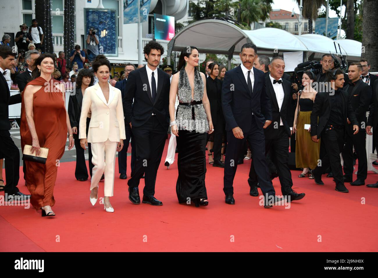 Cannes, France. 24th May, 2022. 75th Cannes Film Festival 2022, Red Carpet 75th Anniversary Celebration Screening Of The Innocent. Pictured Anouk Grinberg, Louis Garrel, Noémie Merlant, Roschdy Zem, Anne-Dominique Toussaint, Jean-Claude Pautot Credit: Independent Photo Agency/Alamy Live News Stock Photo
