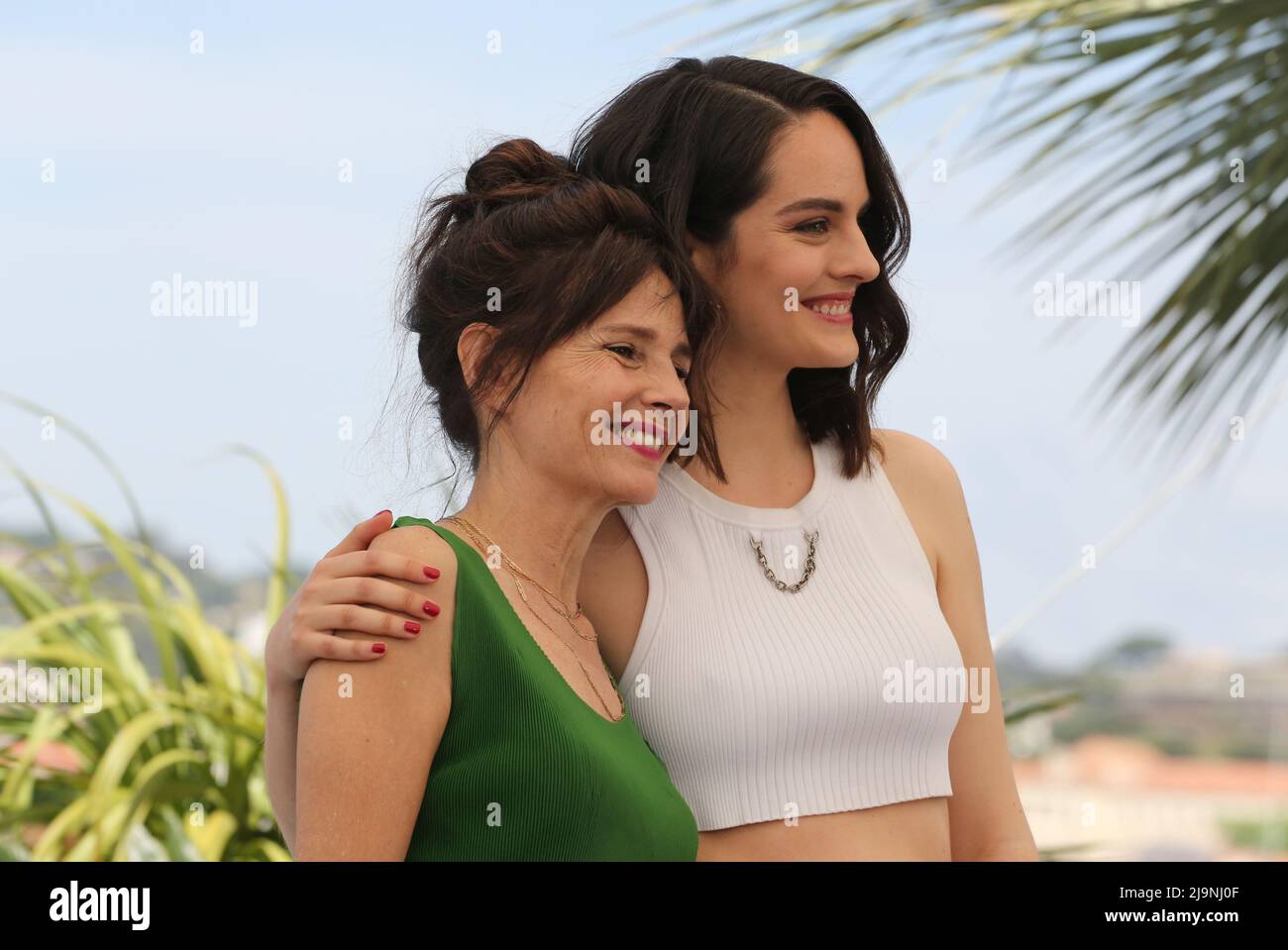 Cannes, France. 24th May, 2022. Noémie Merlant and Anouk Grinberg at The Innocent (L'Innocent) film photo call at the 75th Cannes Film Festival. Credit: Doreen Kennedy/Alamy Live News Stock Photo