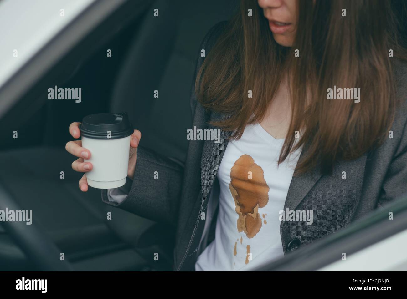 paper cups of coffee on a small table with a freshly spilled coffee stain  during a breakfast at the cafe 20164221 Stock Photo at Vecteezy