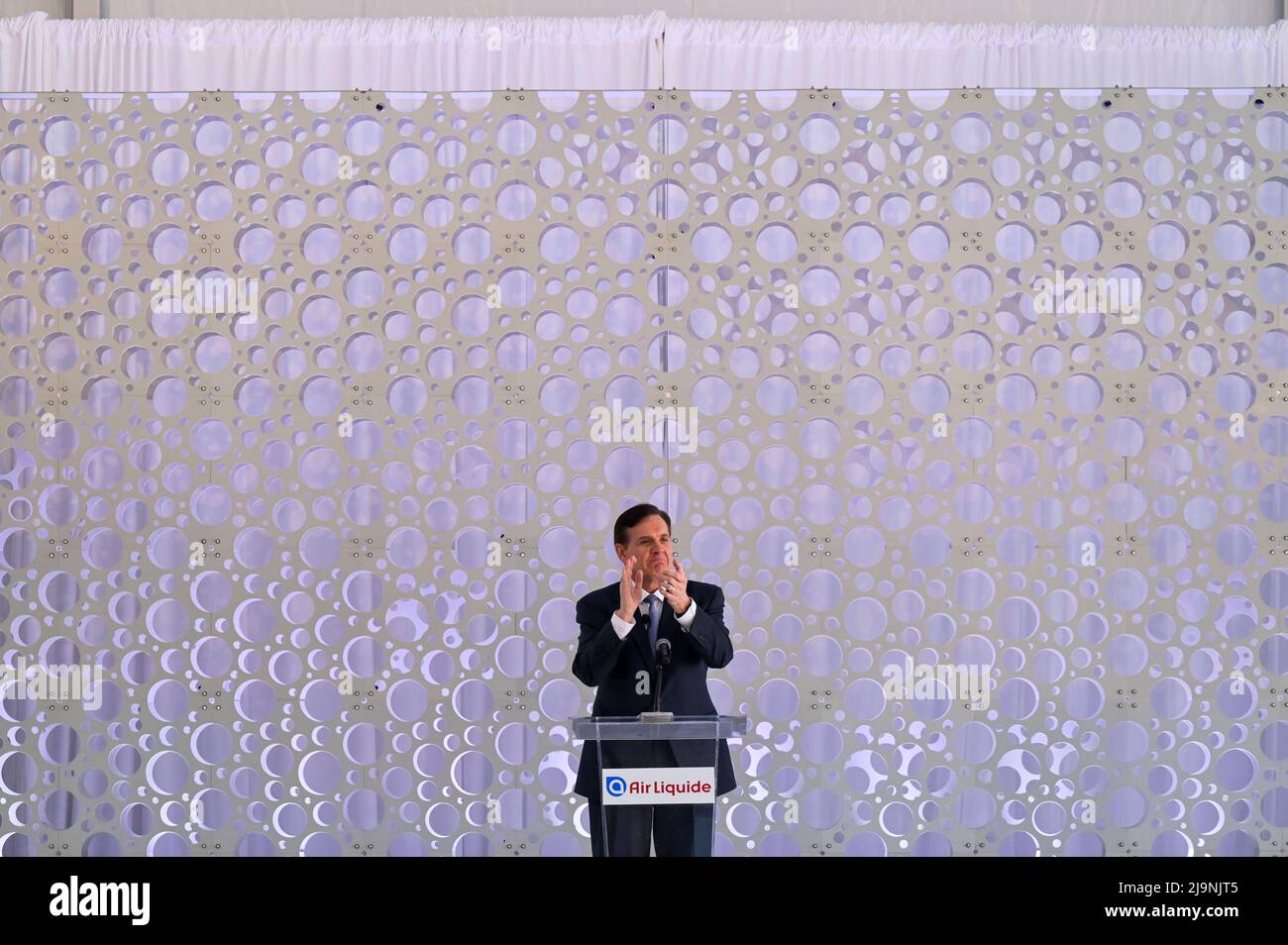 Chairman and CEO of American Air Liquide Holdings Mike Graff speaks as