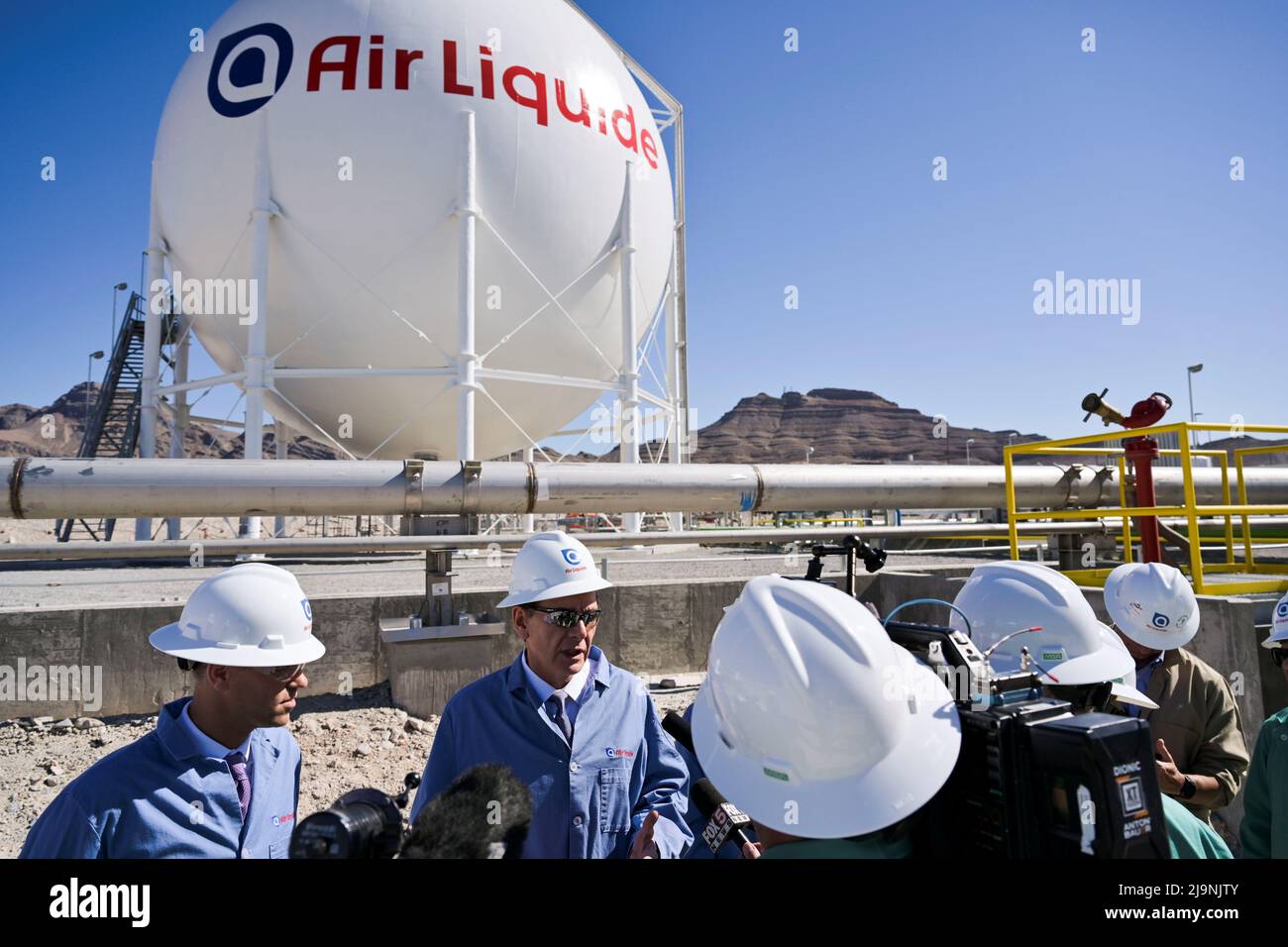 Liquid hydrogen production hires stock photography and images Alamy