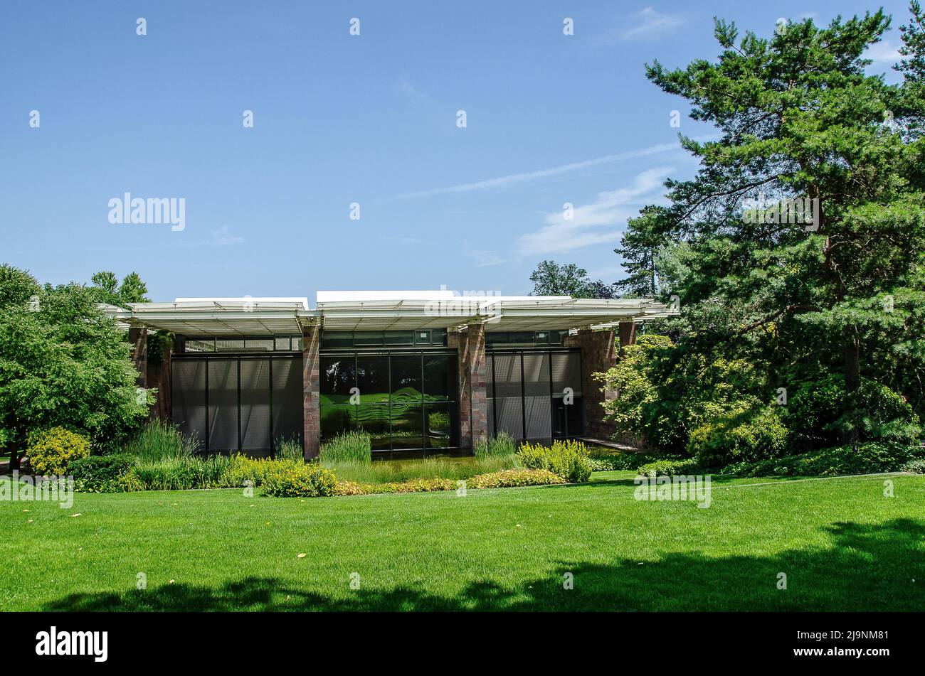 Fondation Beyeler in Riehen, Switzerland - a place for all the senses –  alive and open, promotes cultural education Stock Photo - Alamy