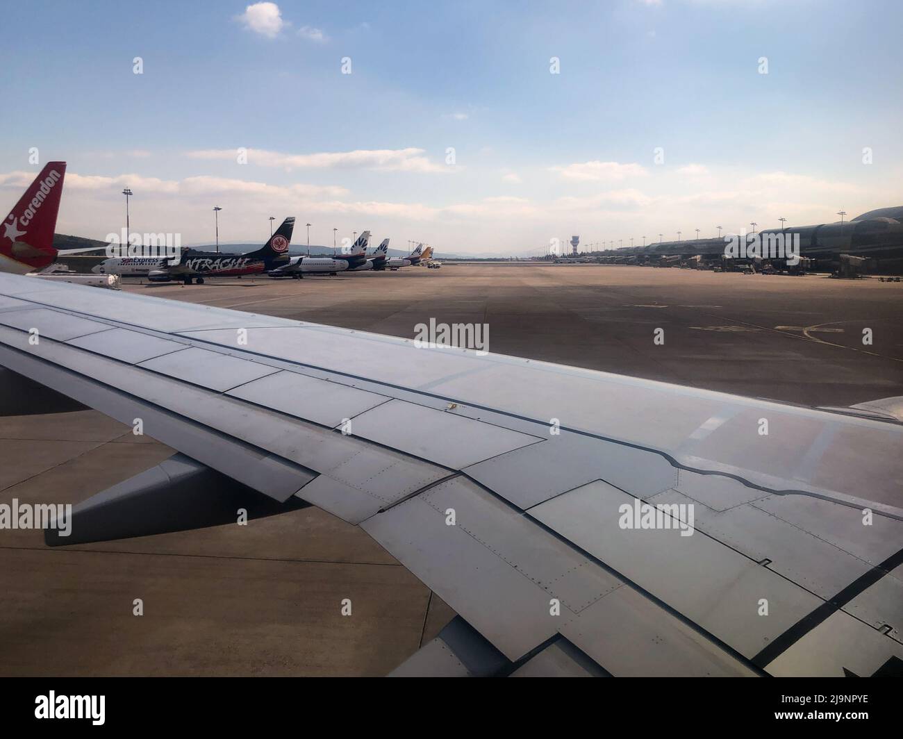 Transport airports hires stock photography and images Alamy