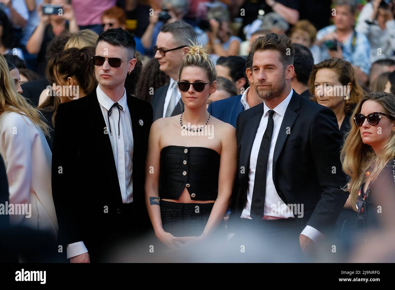 Cannes, France. 24th May, 2022. Cannes, France, Tuesday, May. 24, 2022 - Scott Speedman, Kristen Stewart and Tom Sturridge is seen at the The Innocent and 75th Cannes Anniversary Gala red carpet during the 75th Cannes Film Festival at Palais des Festivals et des Congrès de Cannes . Picture by Credit: Julie Edwards/Alamy Live News Stock Photo