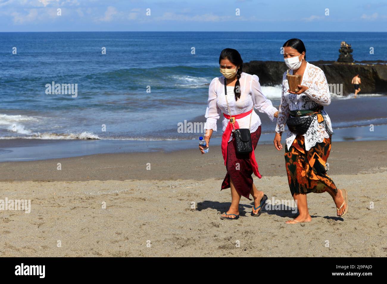BALINESE WALKS VEST main image 1