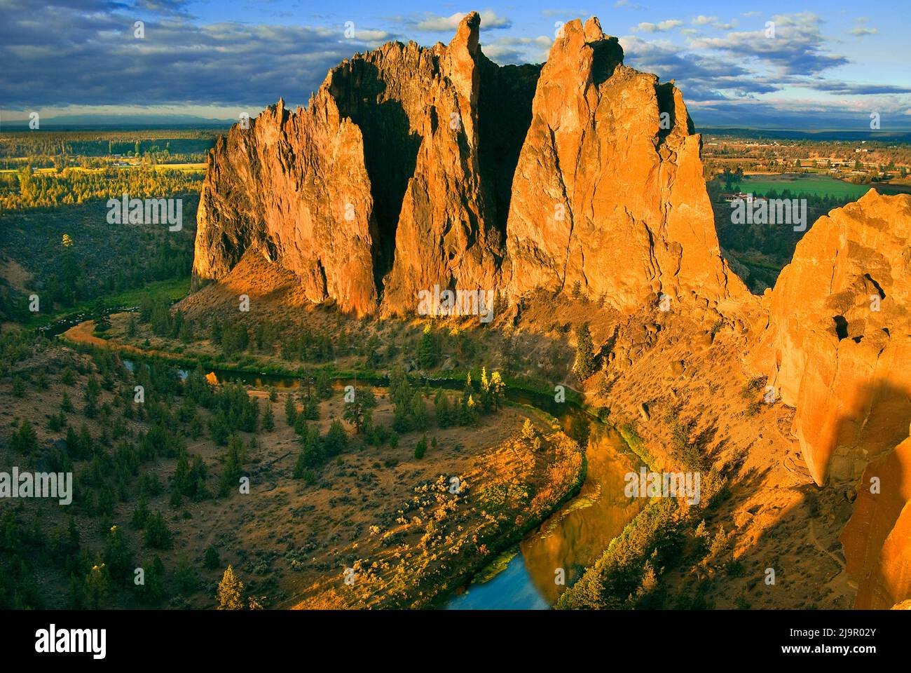 Crooked River in Smith Rock State Park, Oregon Stock Photo Alamy