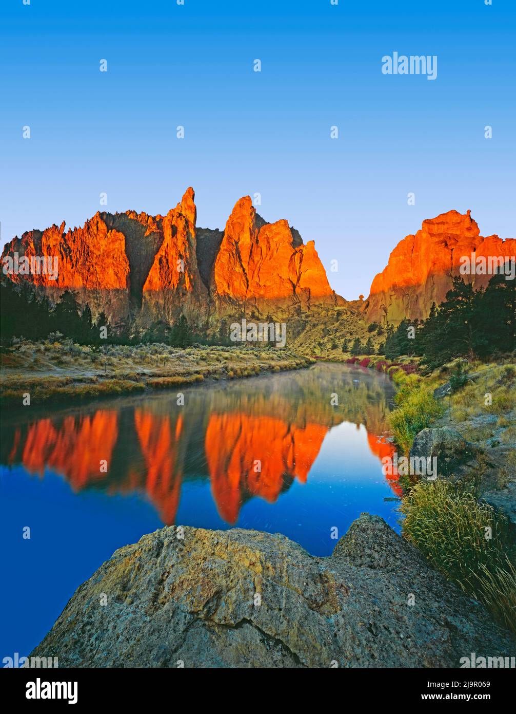 Crooked River in Smith Rock State Park, Oregon Stock Photo Alamy