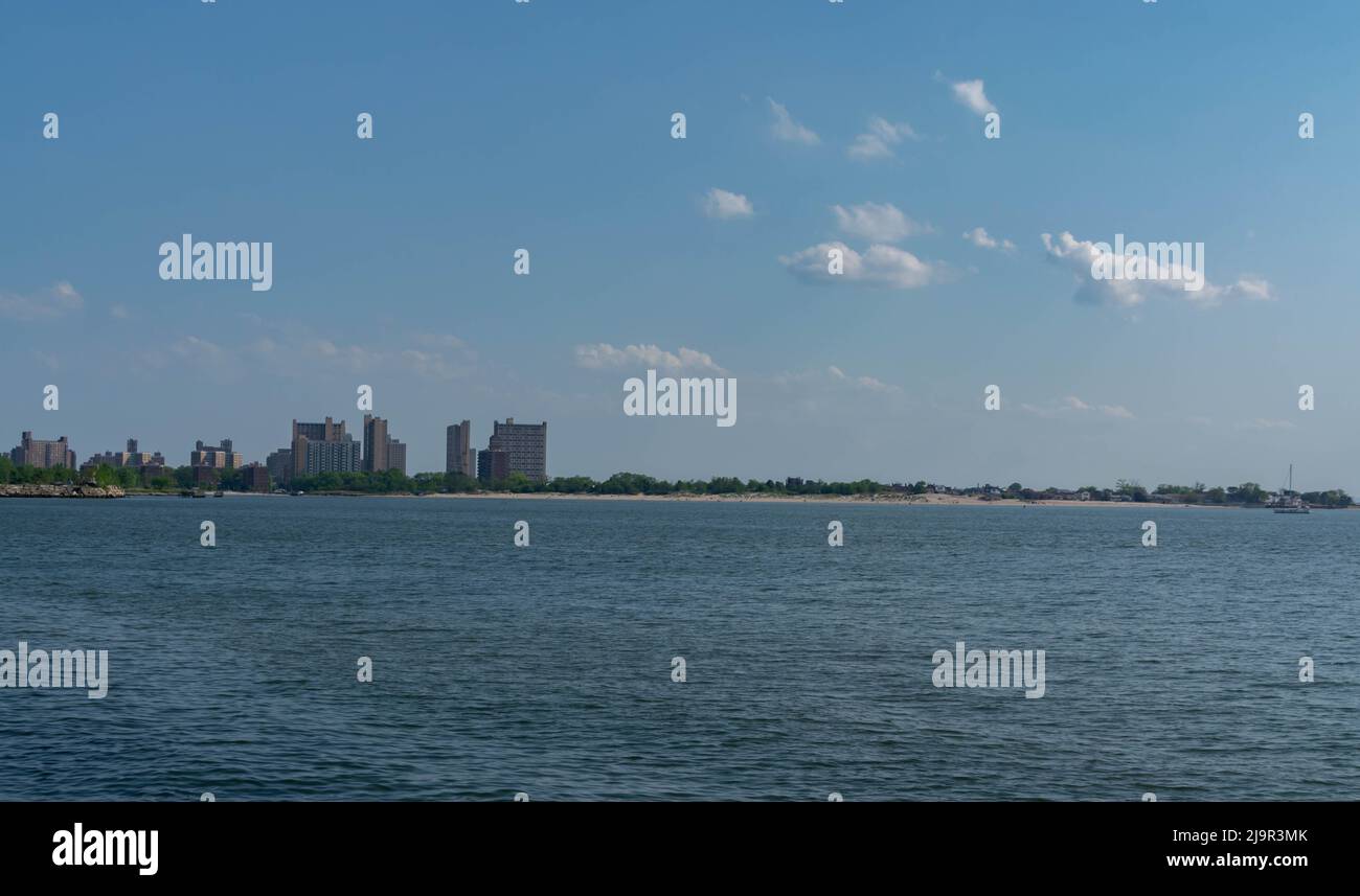 Elegant residential spaces outdoor amenities hi-res stock photography ...