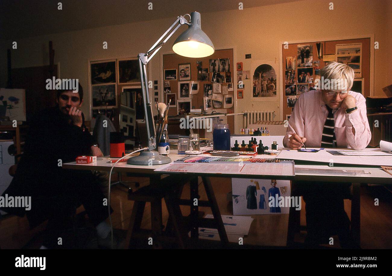 British Artist David Hockney working on the set design for the Glyndbourne production of the Magic Flute opera 1977 Stock Photo