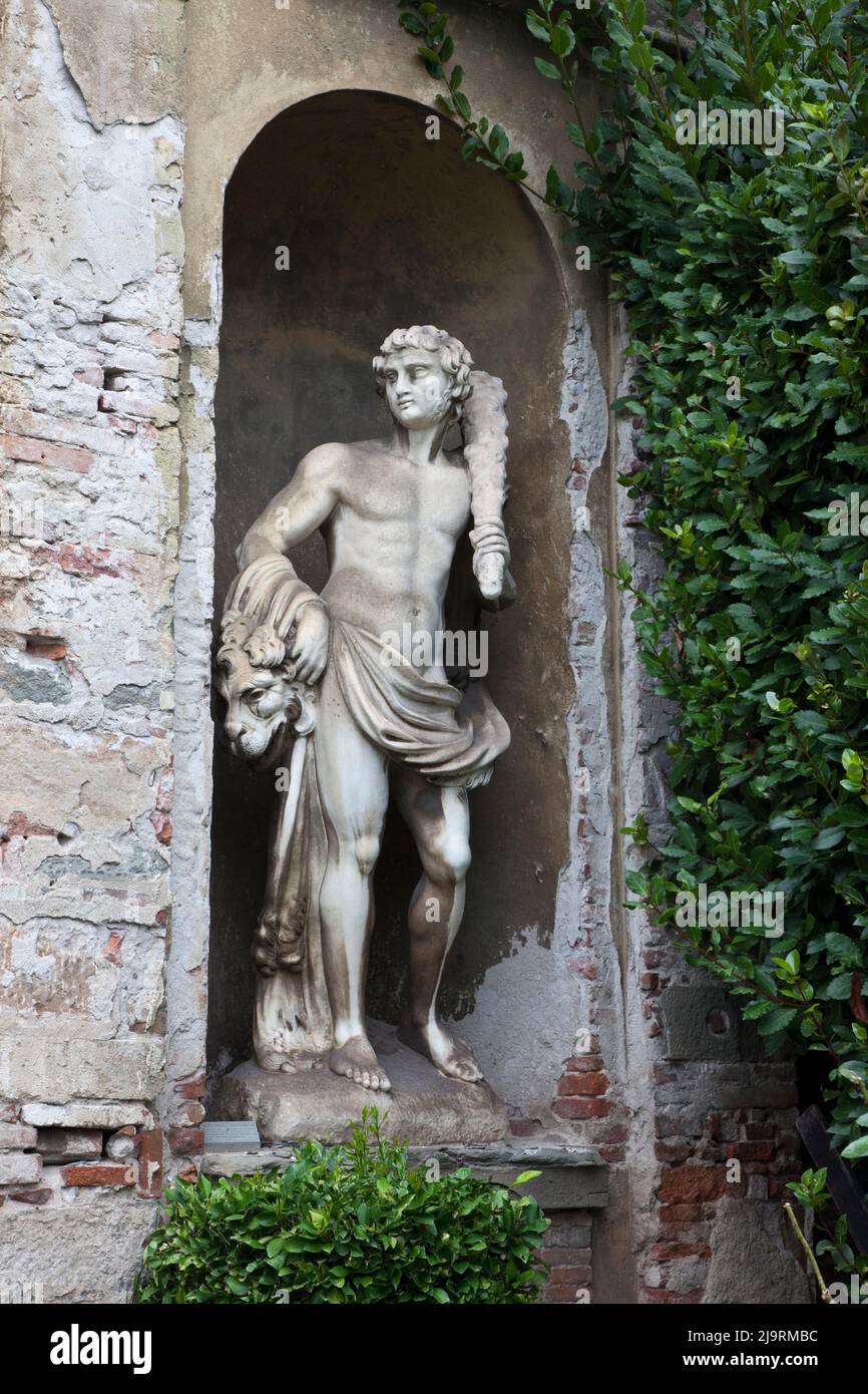 Italy, Tuscany, Lucca. One of the many statues in the Pfanner Palace