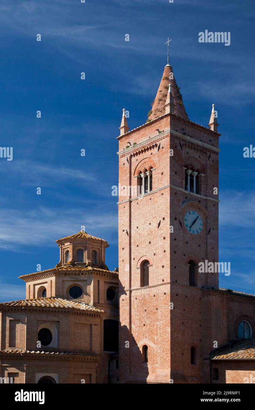 Italy, Tuscany. The Abbazia di Monte Oliveto Maggiore, one of the rural monasteries in Tuscany. Stock Photo