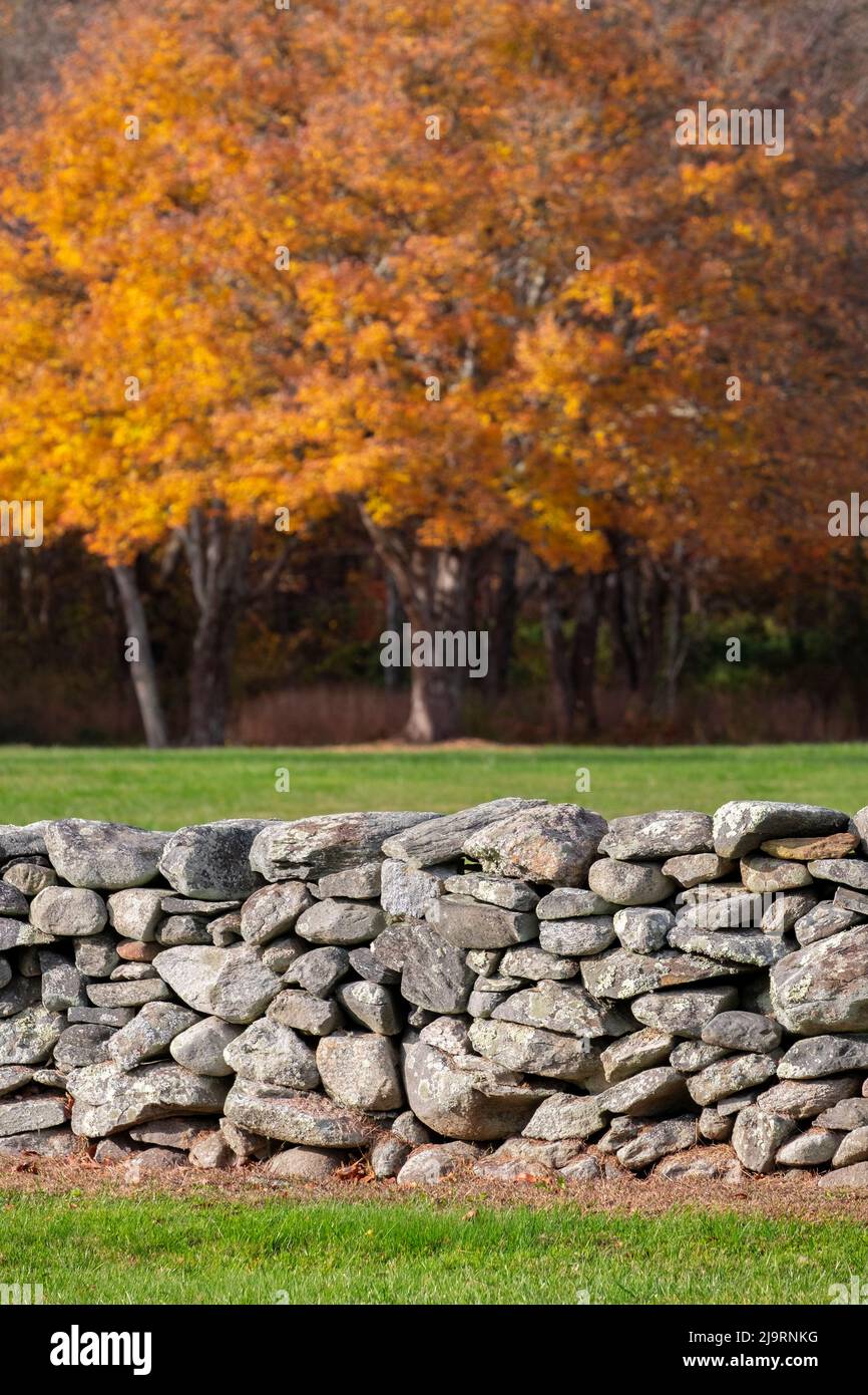 Fall foliage new england hi-res stock photography and images - Alamy