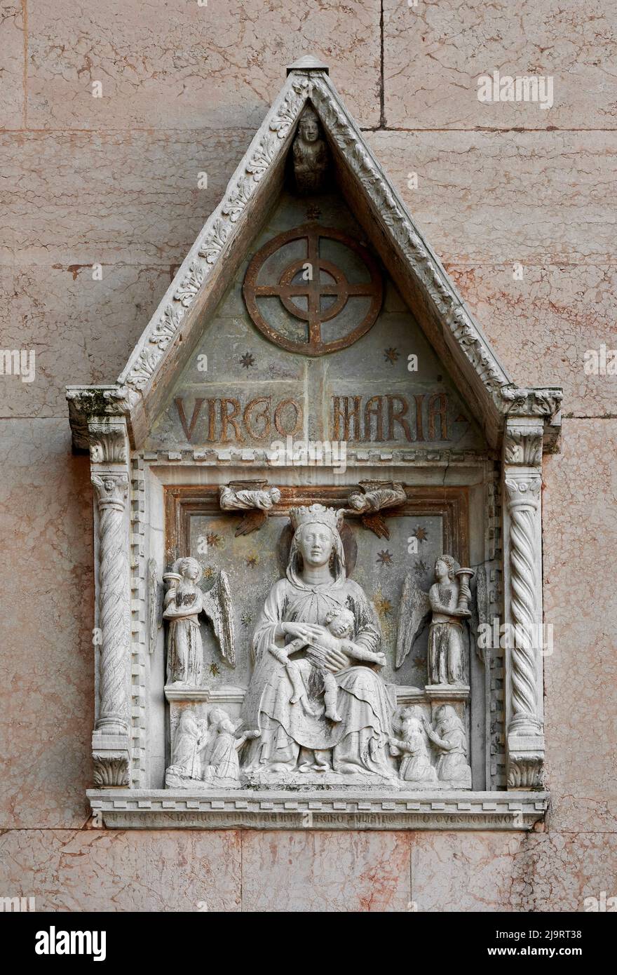 Madonna col Bambino e santi     - scultore veneto nel XVI secolo - Venezia, Italia,Accademia delle Belle Arti Stock Photo