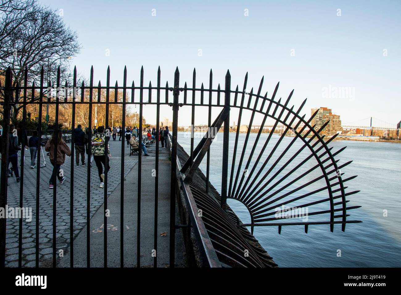 USA, New York City, Manhattan, Upper East Side. John Finley Walk along