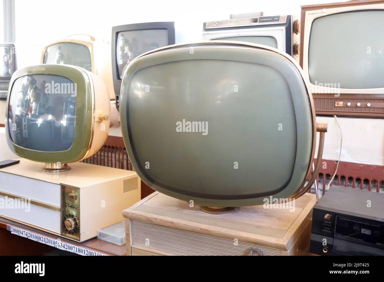 1950 tv shop hires stock photography and images Alamy