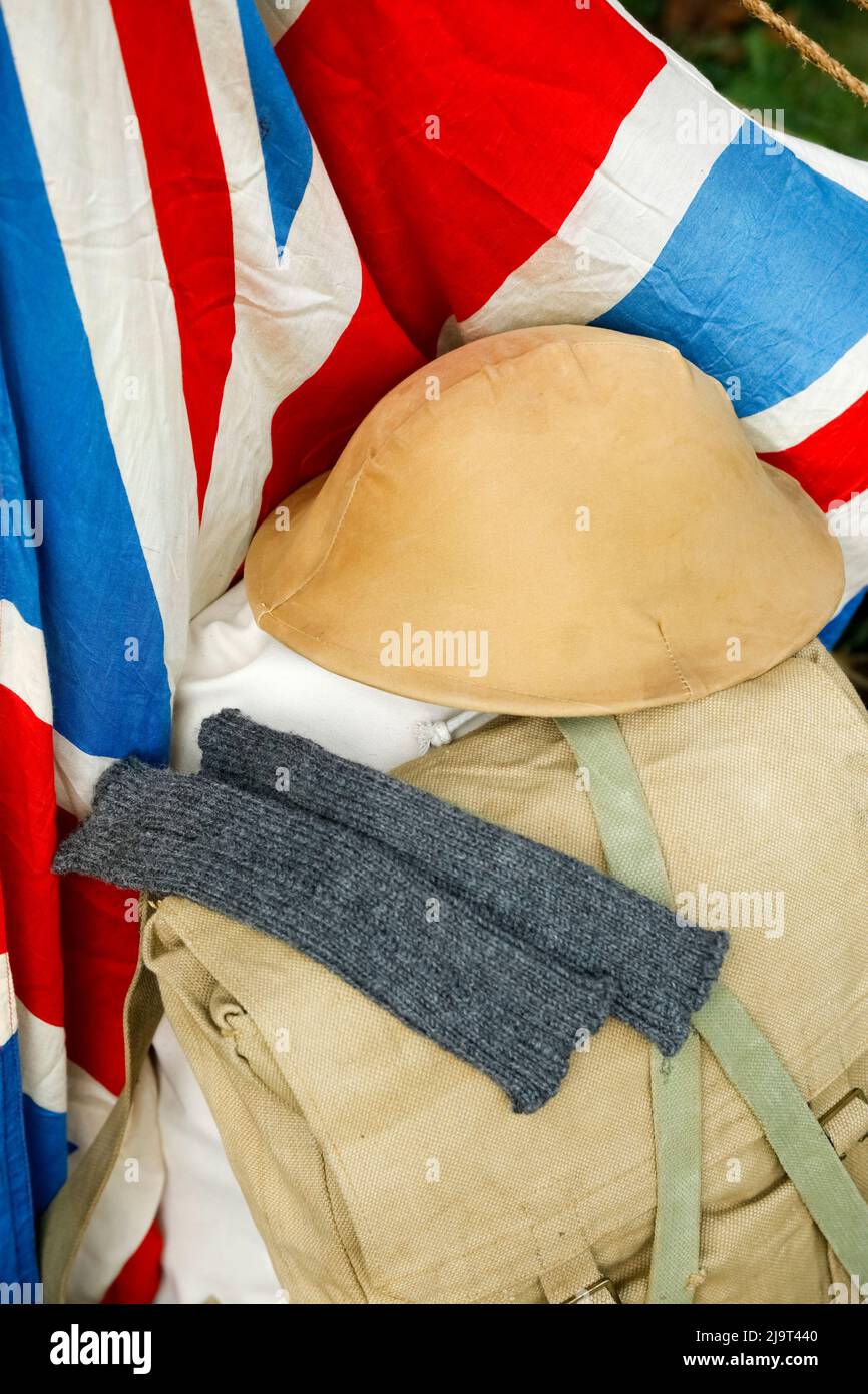 Soldier pith helmet hi-res stock photography and images - Alamy