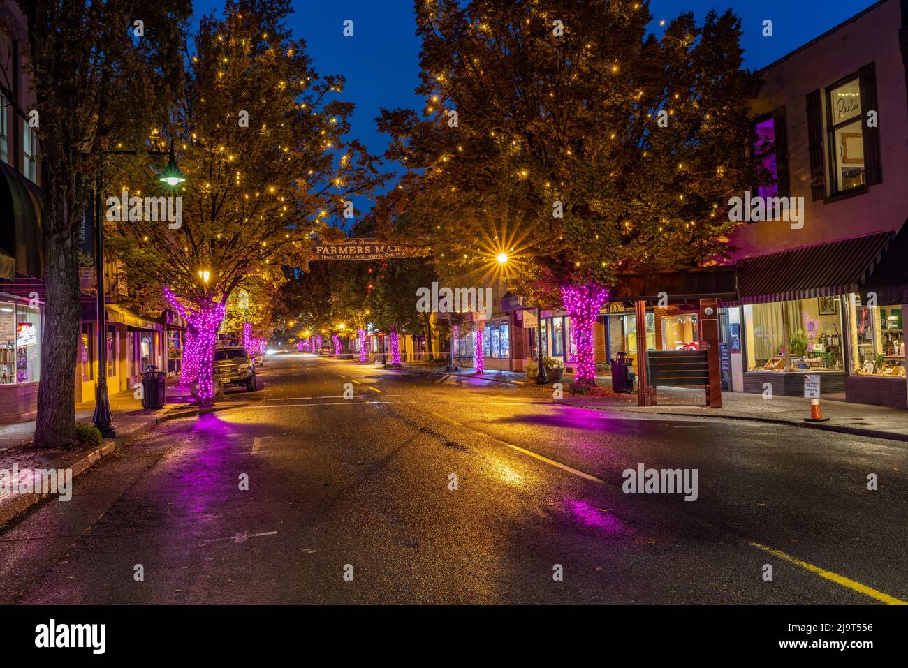 3rd Street in downtown McMinnville, Oregon, USA Stock Photo